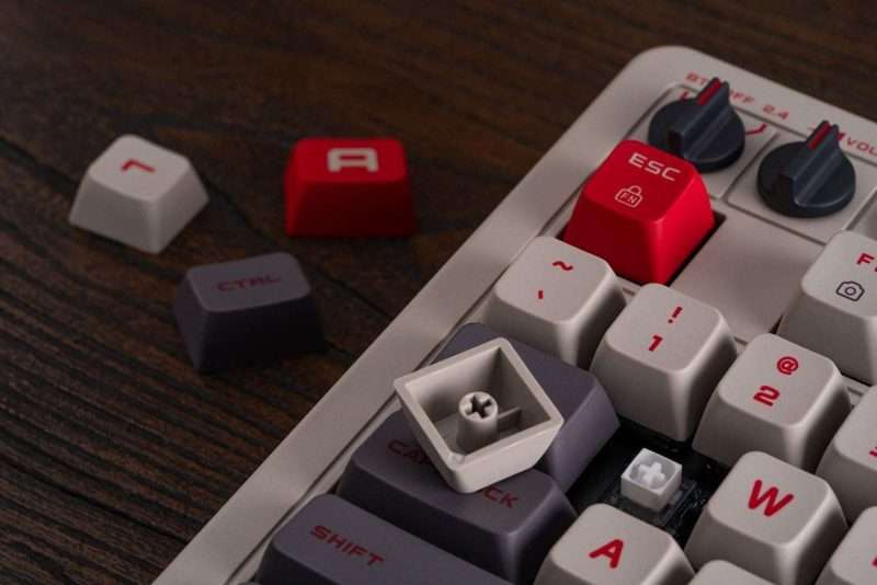 8BitDo Retro 108 Mechanical Keyboard with Integrated Numpad – Bild 11