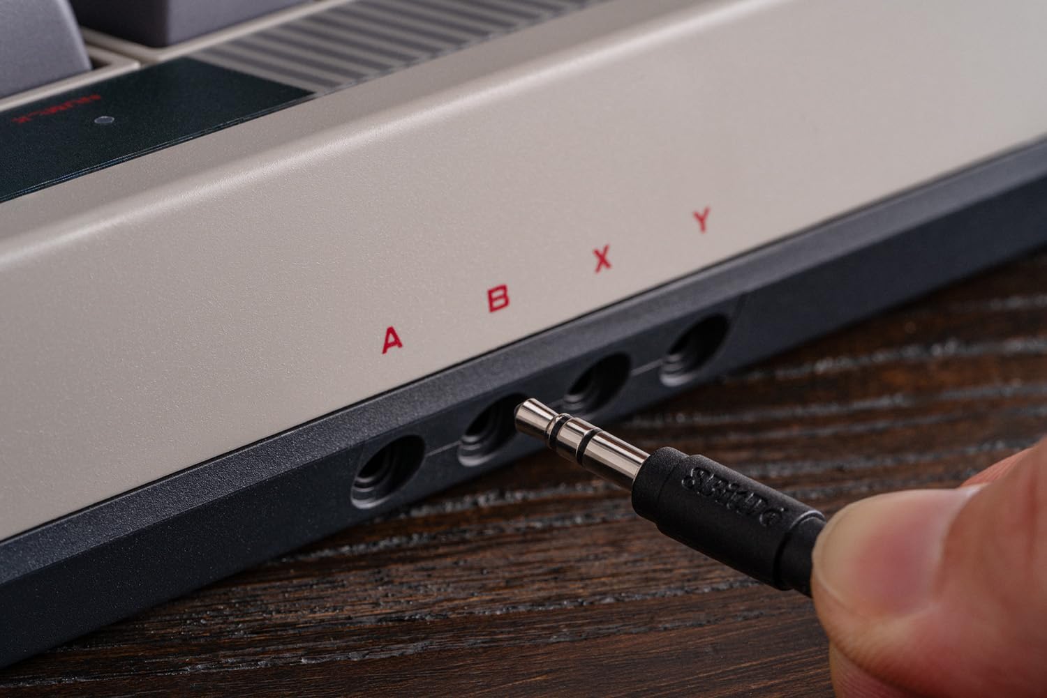 8BitDo Retro 108 Mechanical Keyboard with Integrated Numpad - Image 10