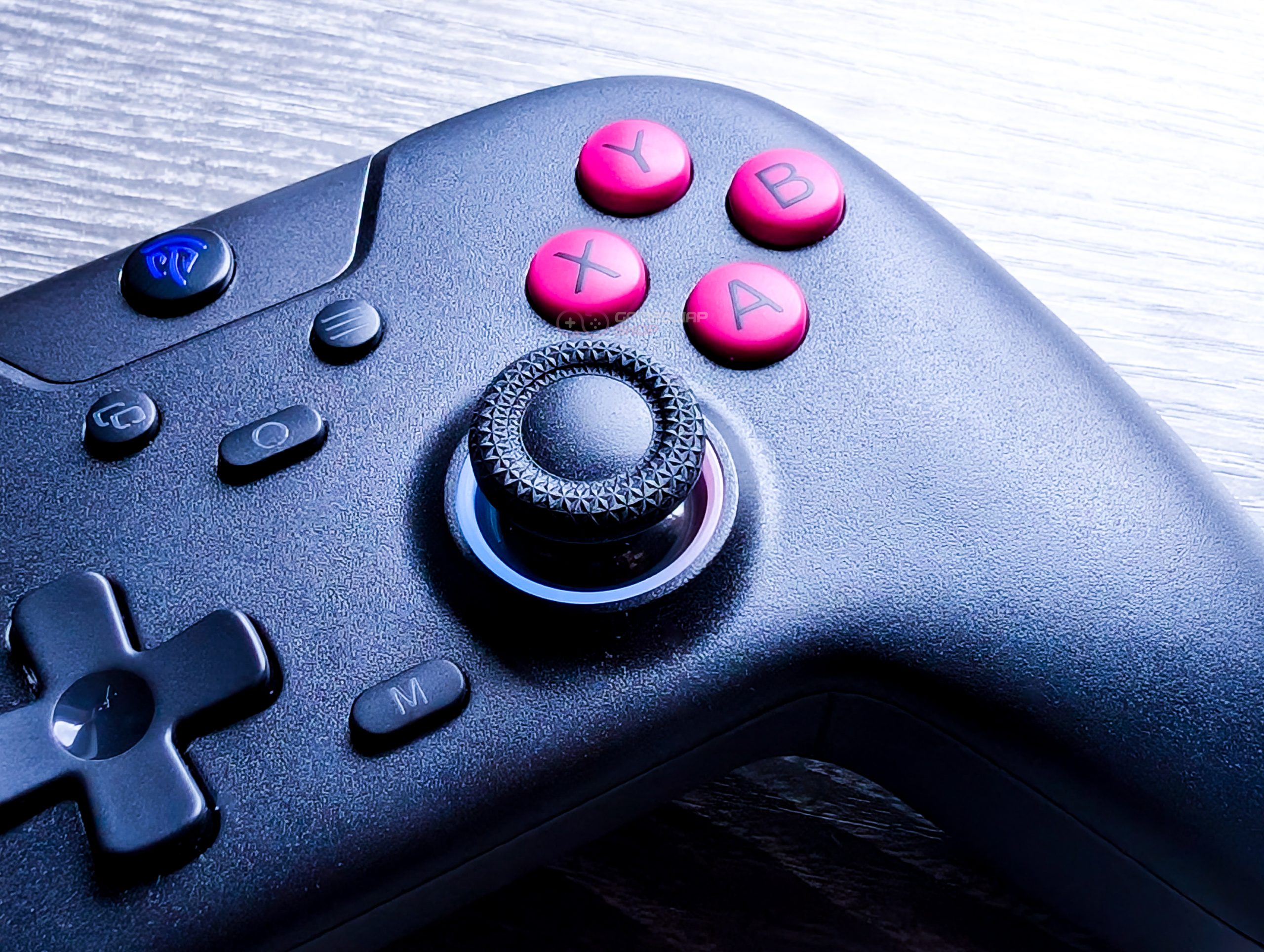 EasySMX X05 Wireless Gaming Controller with Hall Effect Sticks - Image 2