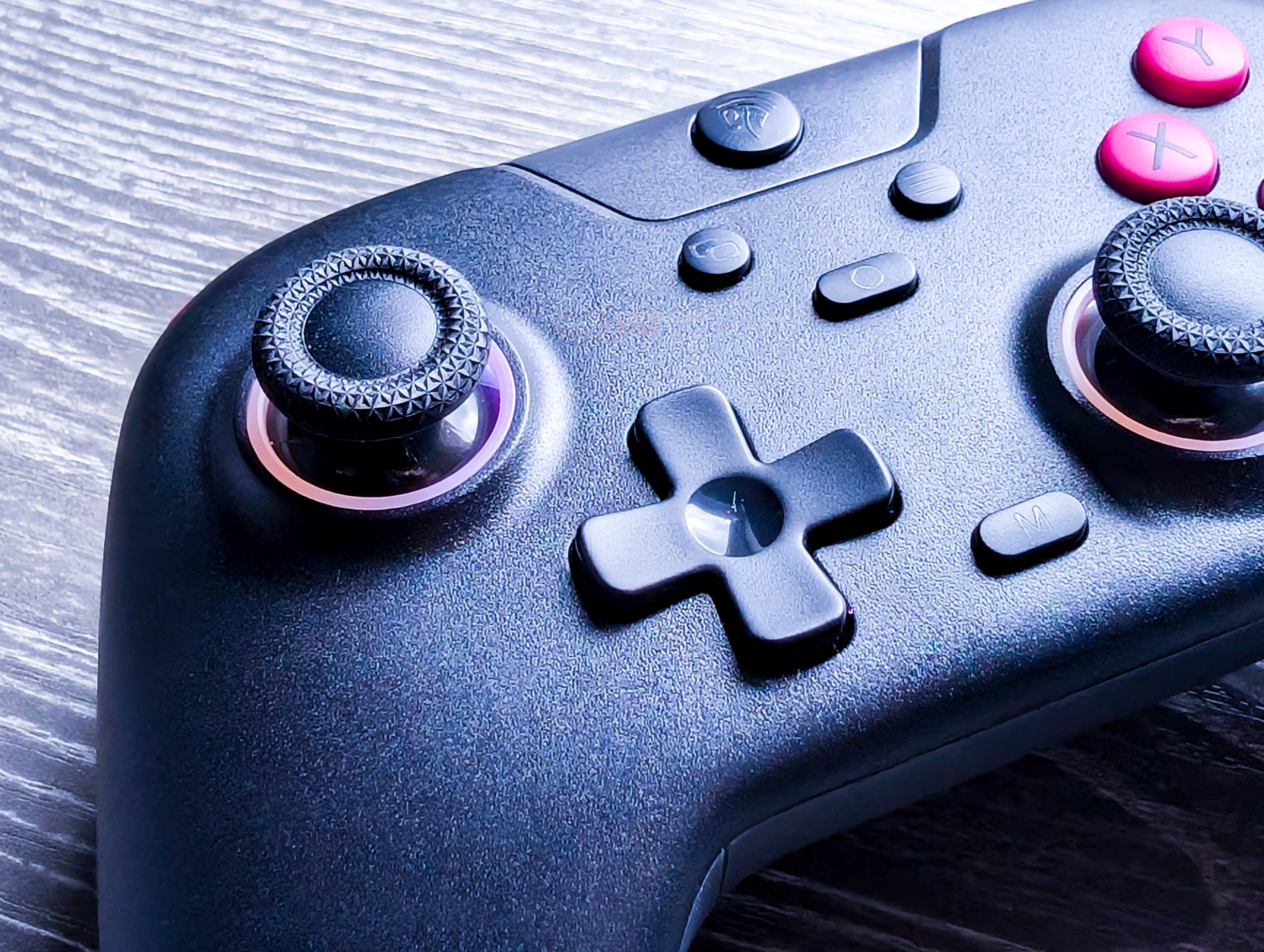 EasySMX X05 Wireless Gaming Controller with Hall Effect Sticks - Image 3