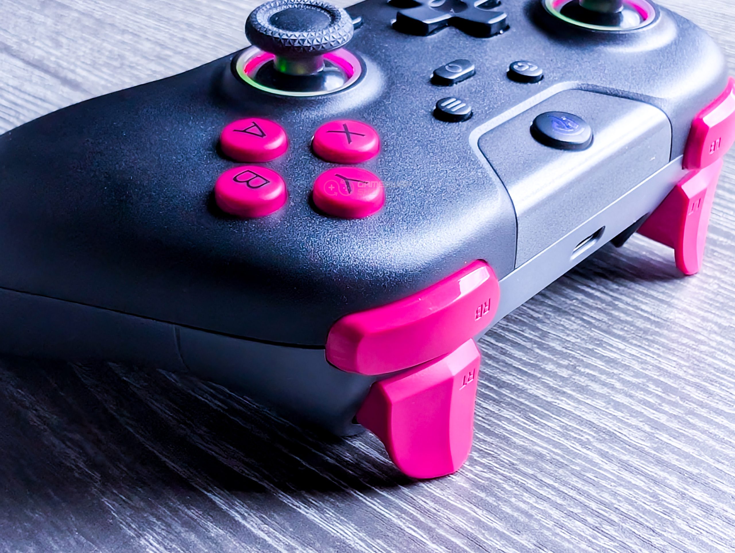 EasySMX X05 Wireless Gaming Controller with Hall Effect Sticks - Image 4