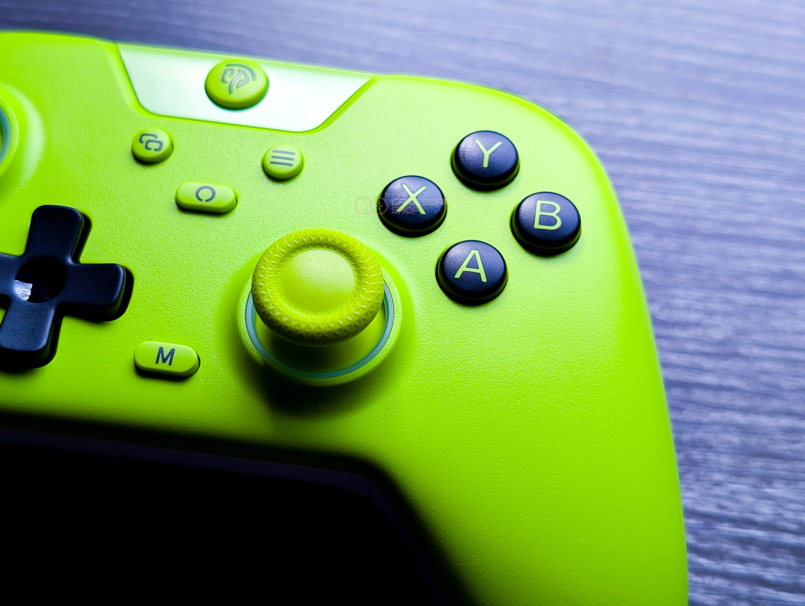 EasySMX X05 Wireless Gaming Controller with Hall Effect Sticks - Image 8